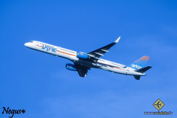 Boeing 757-3E7